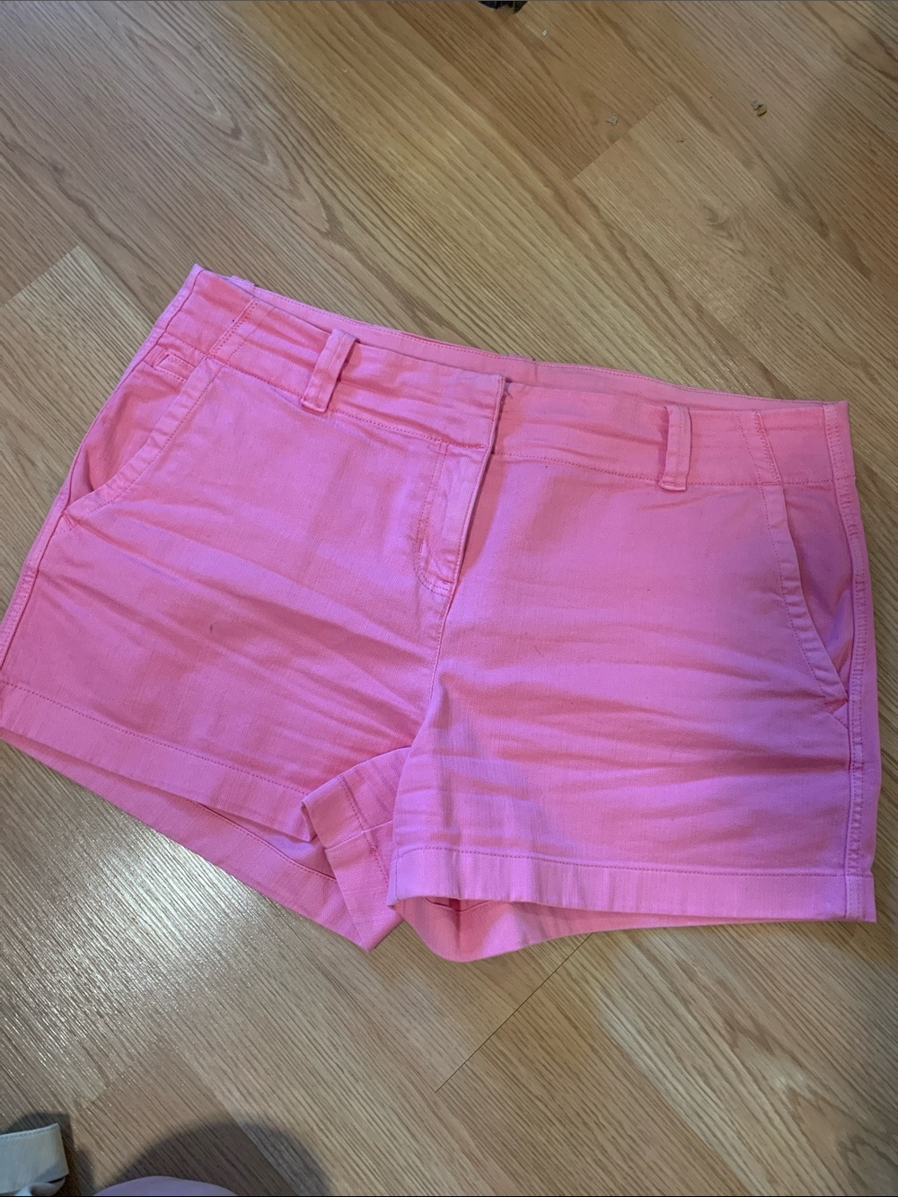 Vineyard Vines pink shorts